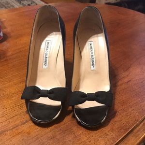 Manolo Blahnik black leather open toe bow heels